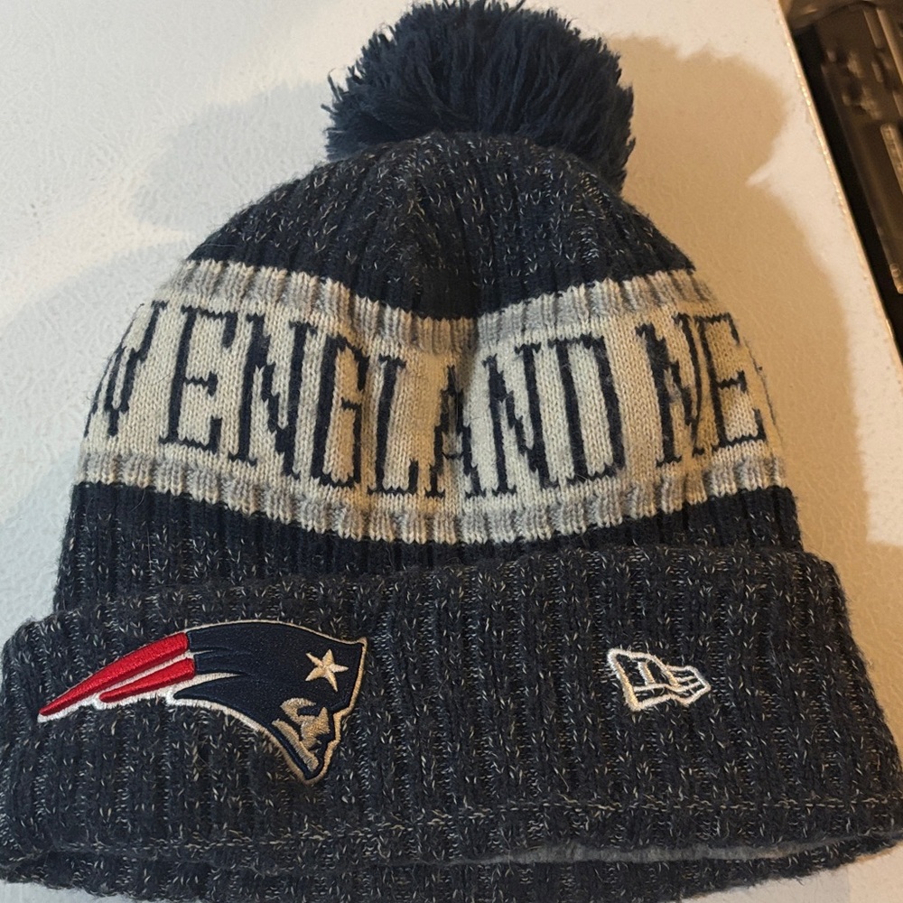 New Era NFL New England Patriots Pom Beanie Knit Hat Fleece Lined OS